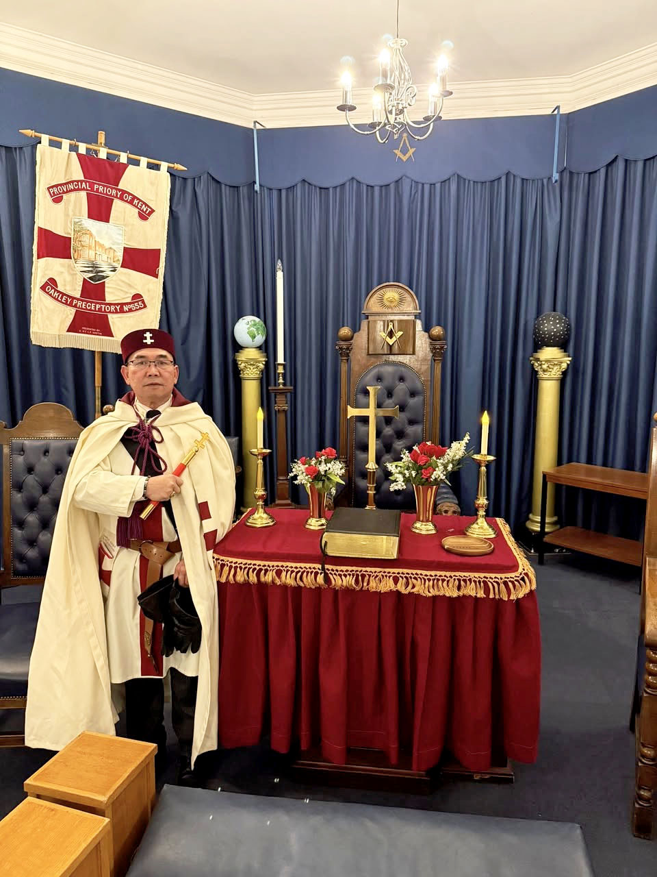 E.Kt. R.Hermano at the Oakley Preceptory Alter